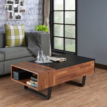 Retro stílusú dohányzóasztal.